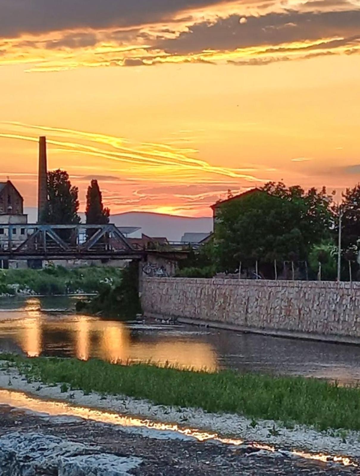 "My Life" Luxury River Apartments Ni エクステリア 写真