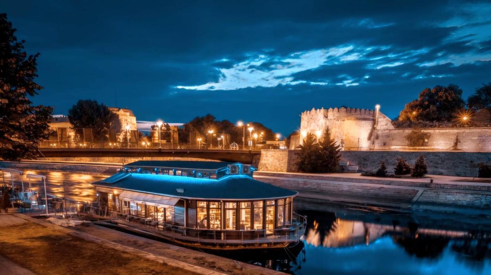 "My Life" Luxury River Apartments Ni エクステリア 写真